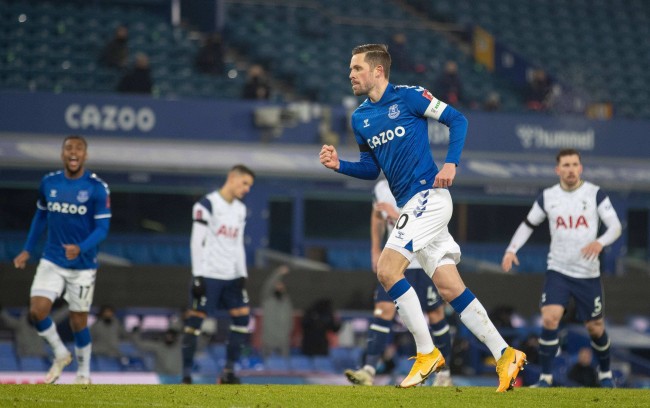 伊涅斯塔等 伊涅斯塔等